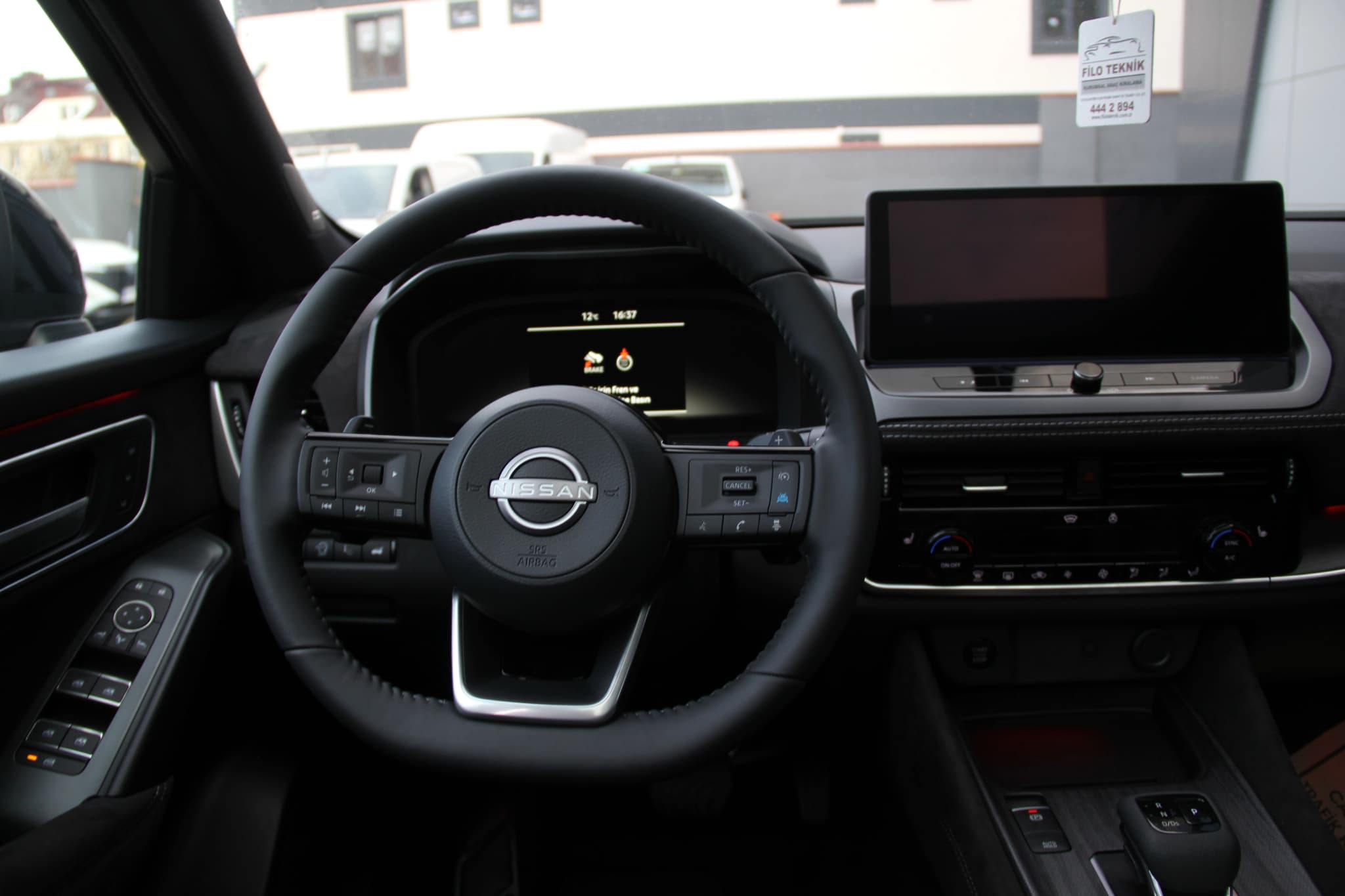 NISSAN QASHQAI - Thumbnail 3