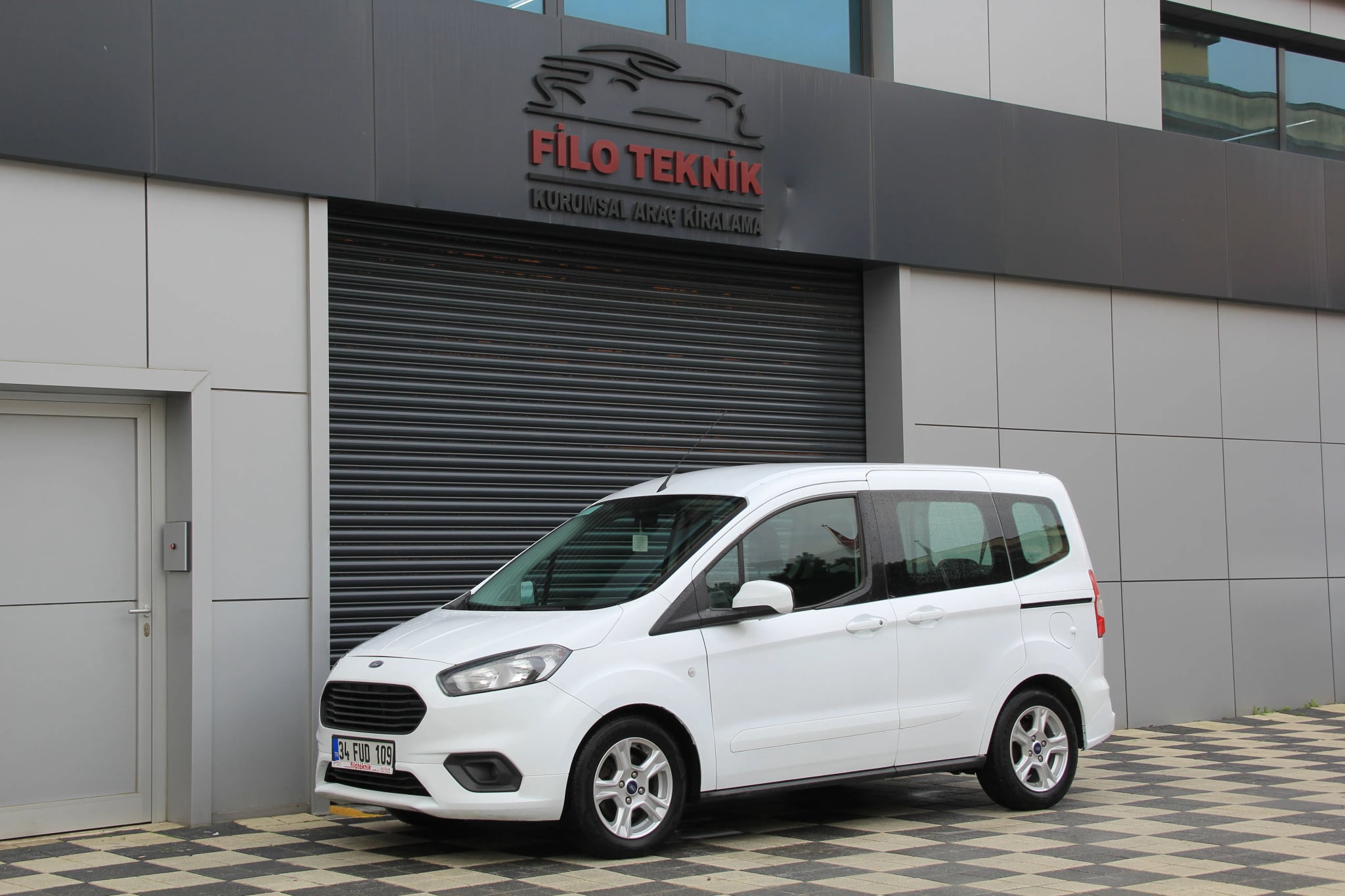 FORD COURİER - Görsel 1