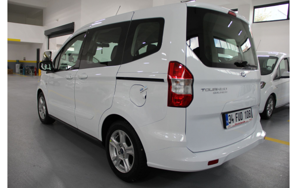 FORD TOURNEO COURİER