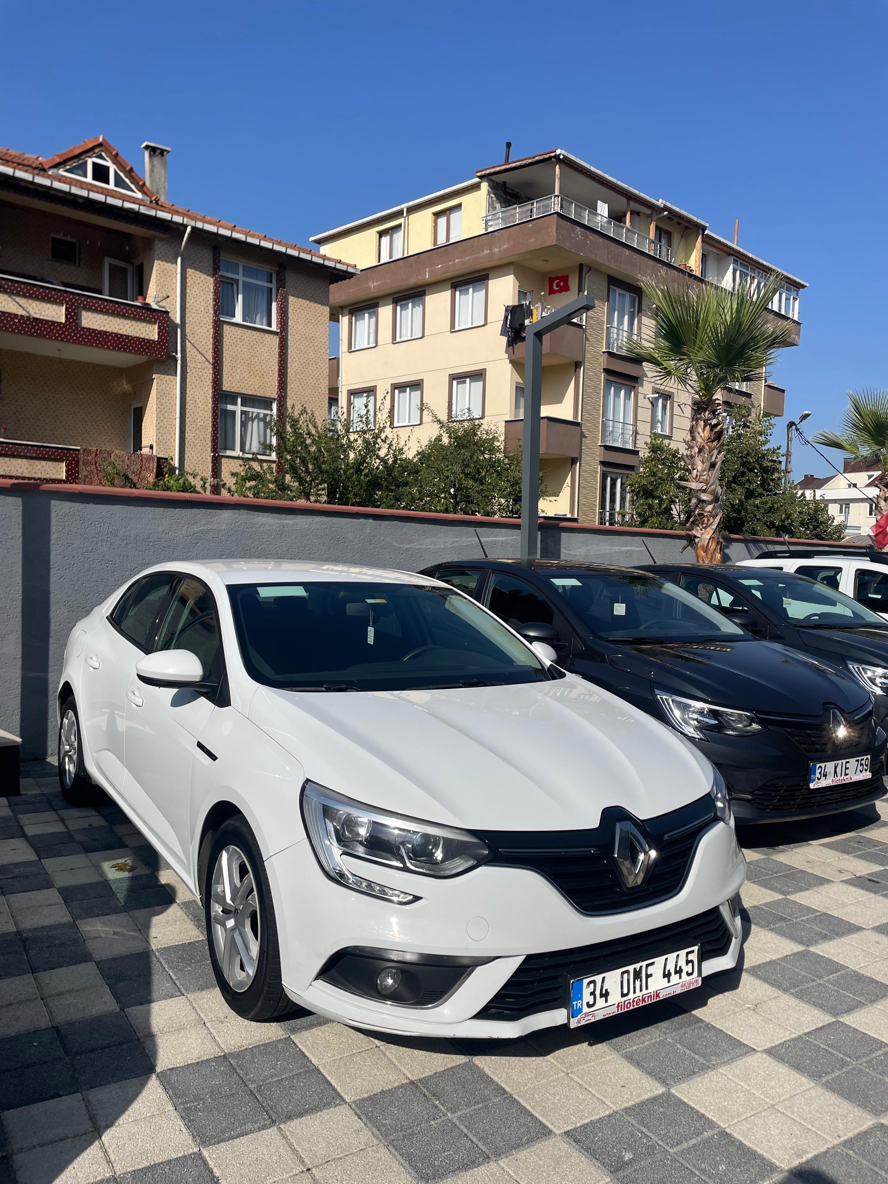 RENAULT MEGANE - Thumbnail 2